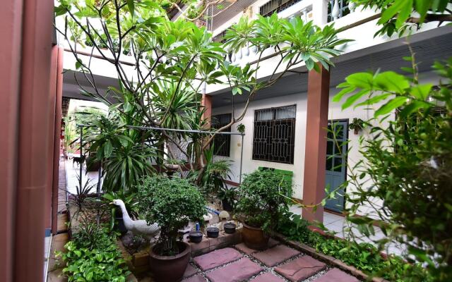 Апартаменты Nong Apartment Pattaya - Adults Only Паттайя вид на фасад
