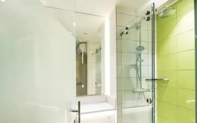 Premier Inn Edinburgh (Royal Mile)