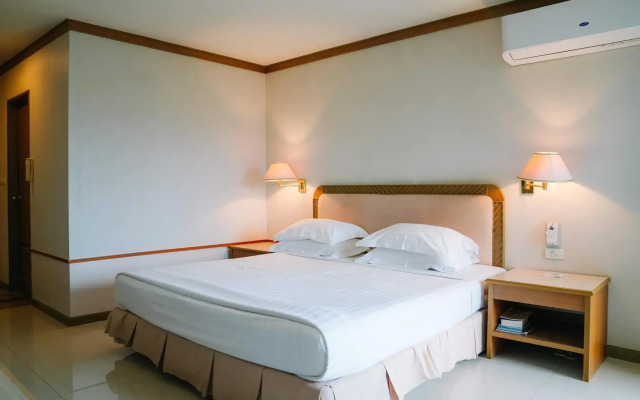 Khanom Golden Beach Hotel