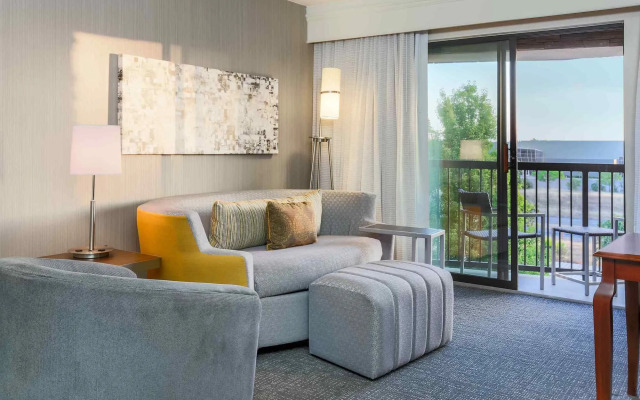 Courtyard by Marriott Roseville Galleria Mall/Creekside Ridge Drive