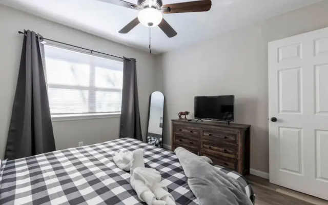 Family Dog Friendly Retreat, Arlington