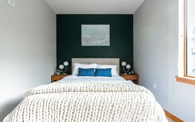 Sophari East: Bellevue Apartments