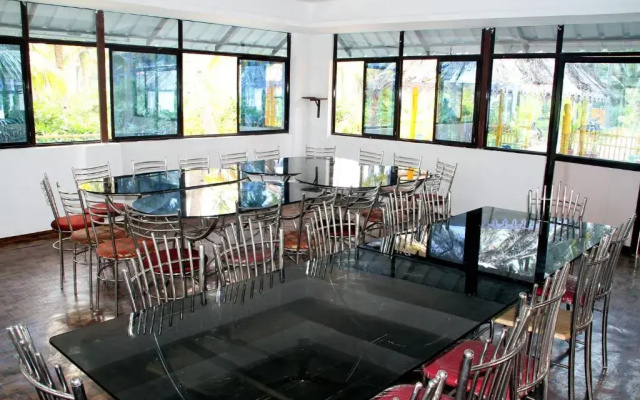 Munroe Island Lake Resorts