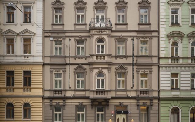 Отель Avenue Legerova 19 вид на фасад