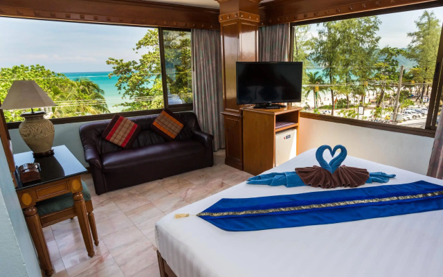 Grand Blue Hotel