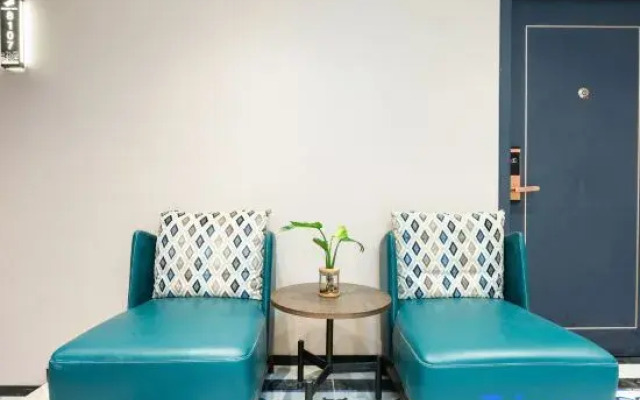 Knight's Residence · Premium Design Hotel (Chongqing Guanyinqiao Pedestrian Street)