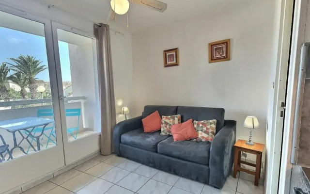 Studio cabine pour 4 personnes avec piscine commune