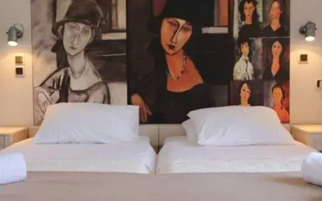 Tree of Life Art Hotel