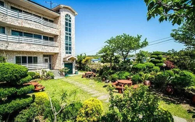 Sea & Park Pension