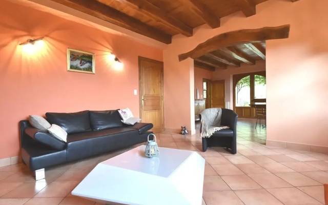 Luxurious Holiday Home in Domme with Swimming Pool