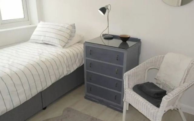 42a Bridgefoot Path, Emsworth 99983