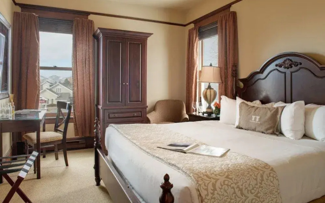 Sacajawea Hotel