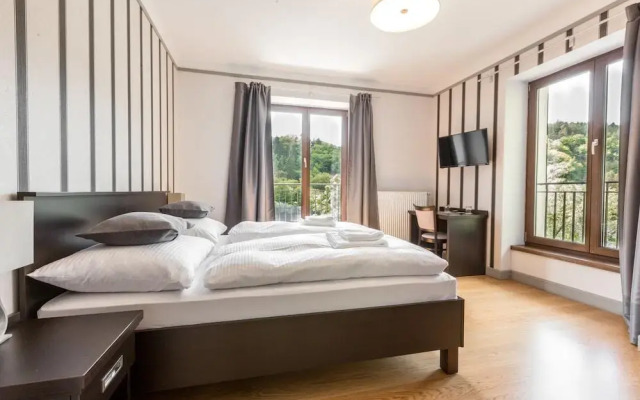 Hotel Mandat