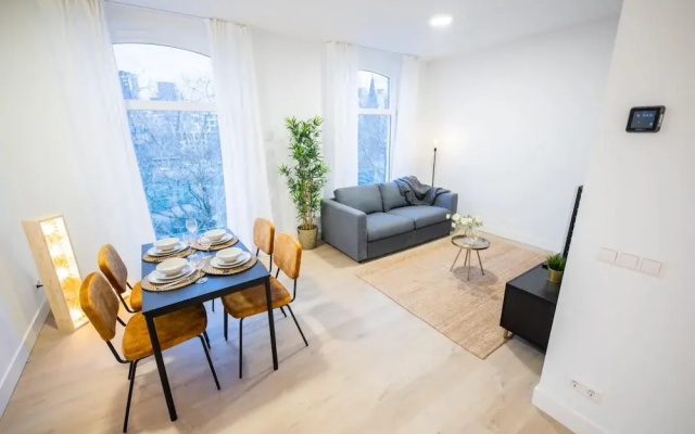 Alphabet 1 BR Apartment Ss177