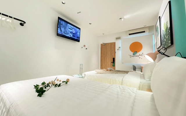 Apple 1 Hotel Gurney