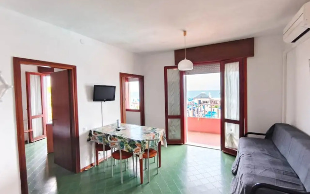 Bright Apartment With Balcony