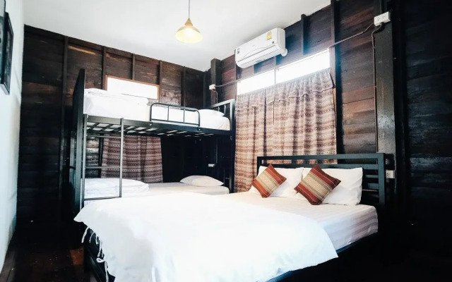 Samsibsan Hostel