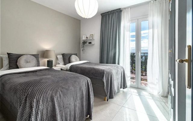 RDM33 -  2 bed apartment close to beach