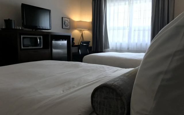 Edgewater Hotel