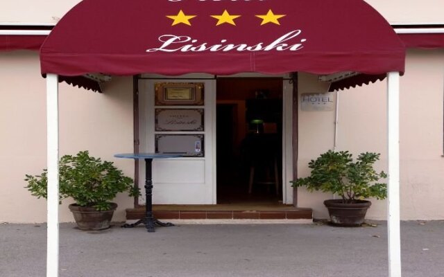 Hotel Lisinski вид на фасад