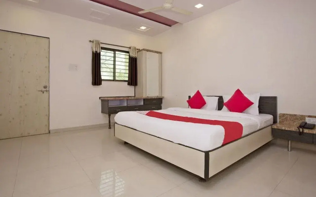 OYO 28363 Hotel Sai Icon Residency