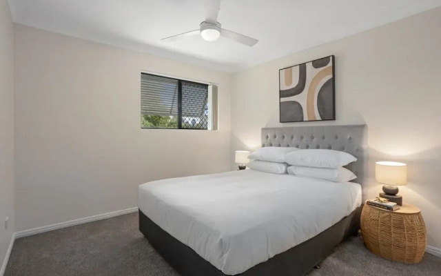 Comfy 2-bedroom Family Apartment With Free Parking