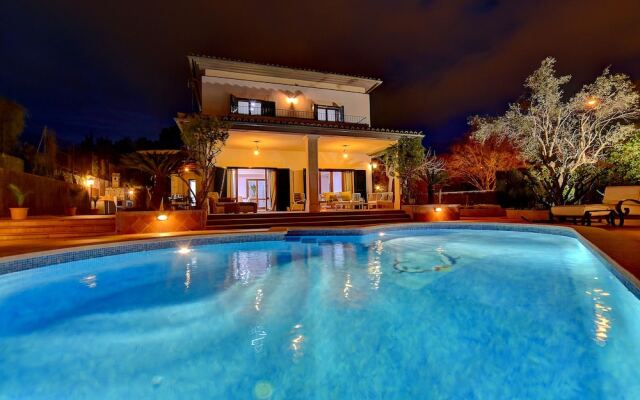 Отель Arabella - Villa con piscina Испания, Пальма-де-Майорка - отзывы, цены и фото номеров - забронировать отель Arabella - Villa con piscina онлайн вид на фасад