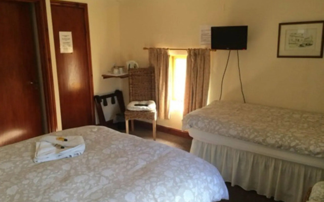 Fox & Hounds Inn
