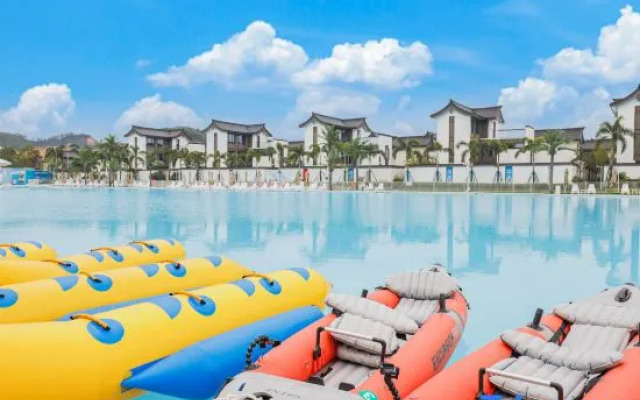 Qingyuan Hudiewan Blue Lake Yueting Hot Spring Villa