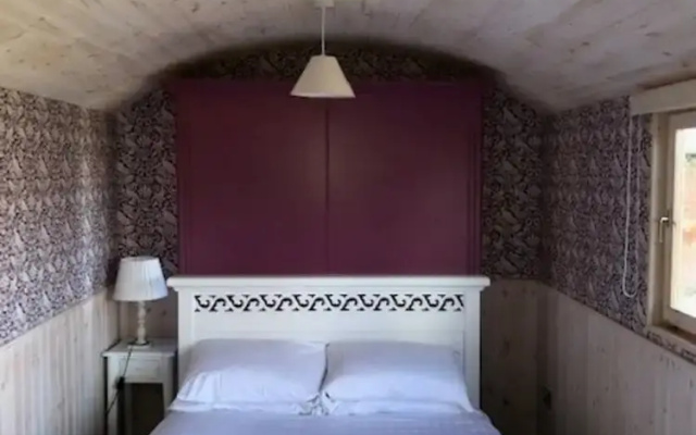 Shepherd's Hut - Walled Gardens, Llandenny