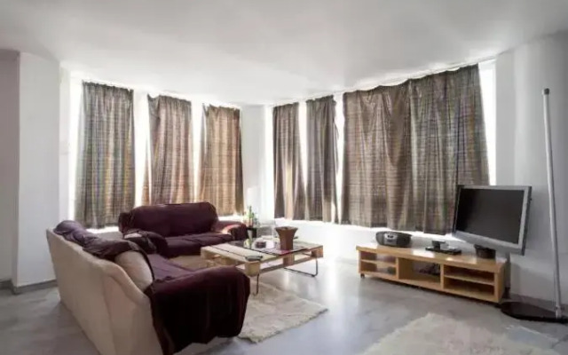 Urban Downtown Studio East