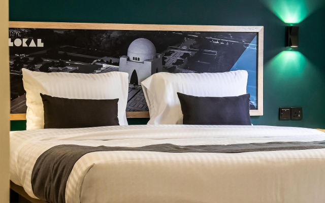 Ktown Rooms 002, shahrah-e-faisal