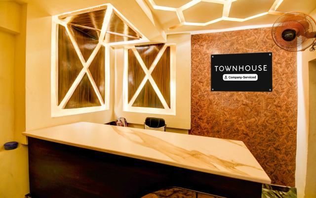 Super OYO Townhouse Varanasi Railway Junction