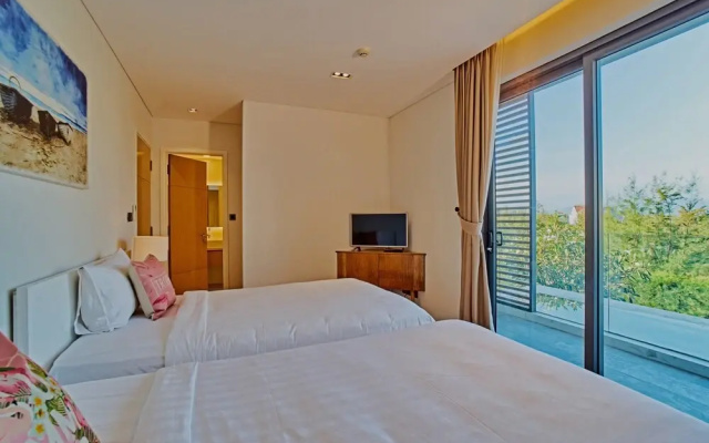 Modern 4 BR villa-golf view for family