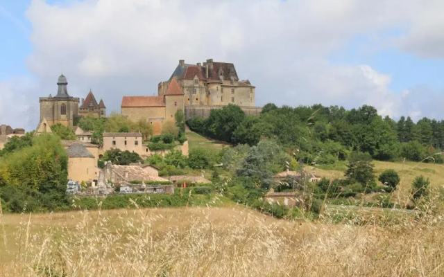 Le Camp De Ferie