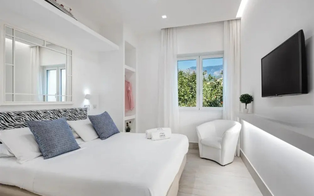 El Royale Suites Sorrento - Blanco