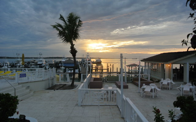 Romora Bay Resort & Marina 1