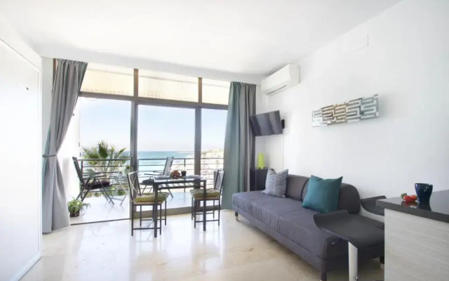 Sea front studio with spacious balcony Santa Clara