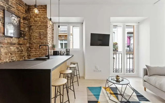 Modern 1 Bed Apt, Sleeps 4 nr Lavapies