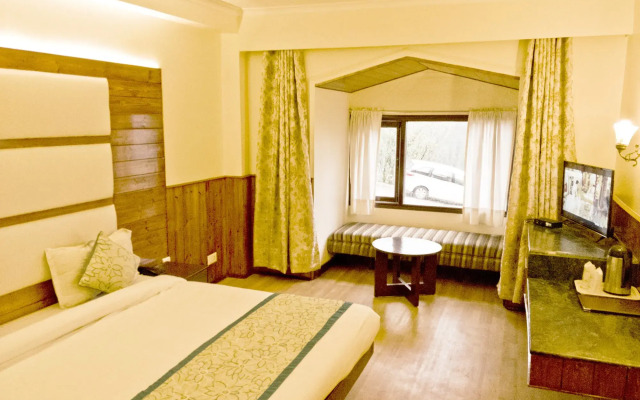 Royal Jardin Whistling Pines Resort