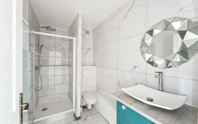 Exceptional Terrace apt - La D Fense - Bail Mob