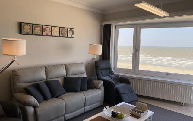 Apartment in Nieuwpoort by the Beach
