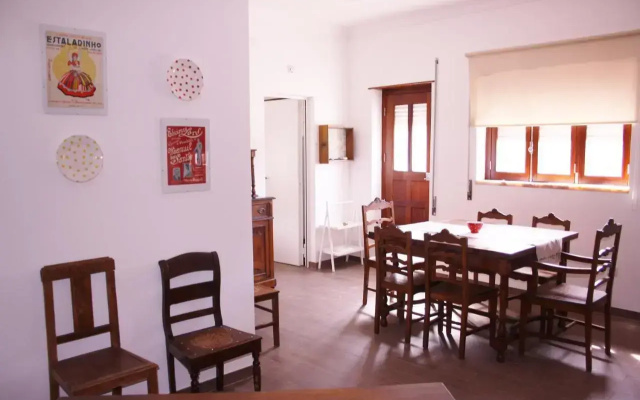 Meio Country House
