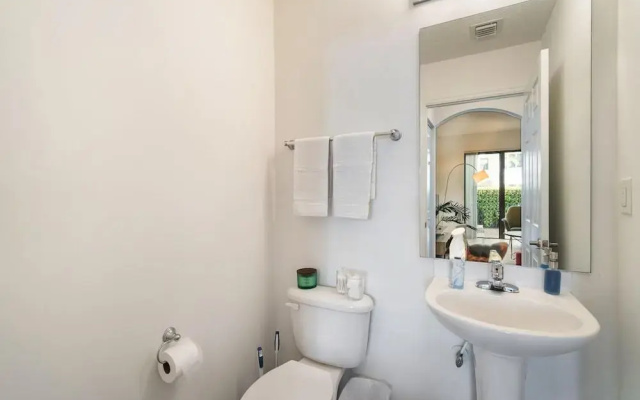 Kasa Davie Apartments