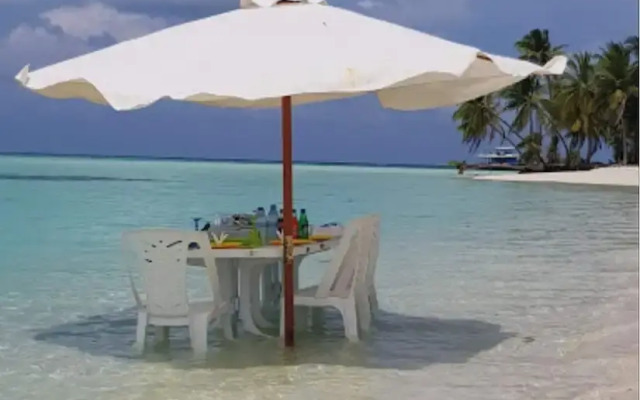Kuri Himandhoo Inn