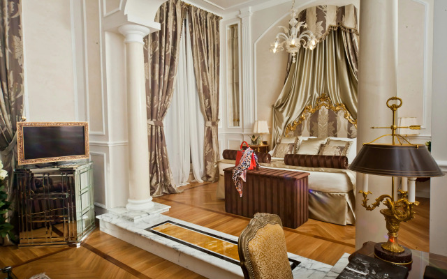 Отель Grand Hotel Majestic già Baglioni