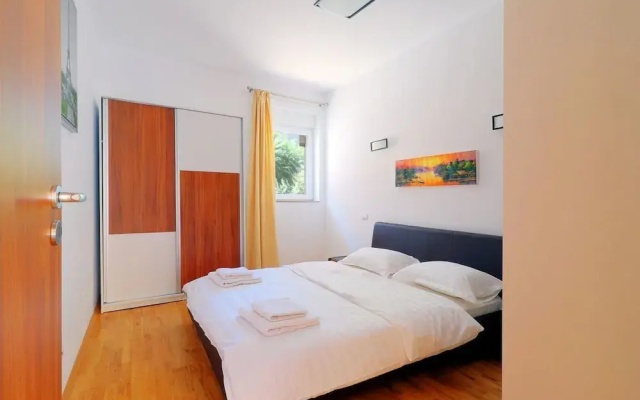 Garden Apartment close to Airport
