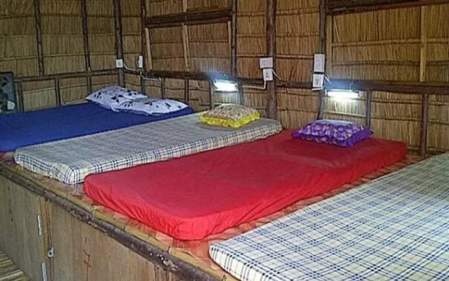 New Phiman Riverview Guesthouse - Hostel