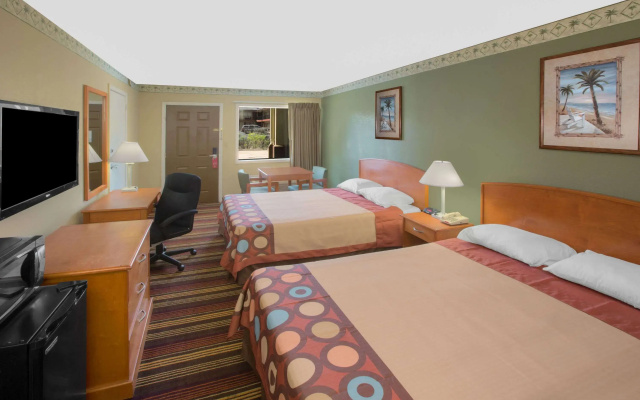 Super 8 by Wyndham Shreveport