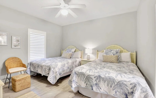 Admirals Quarters 802